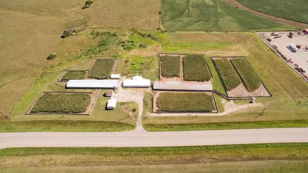 1816 18th, Clay Center, KS 67432