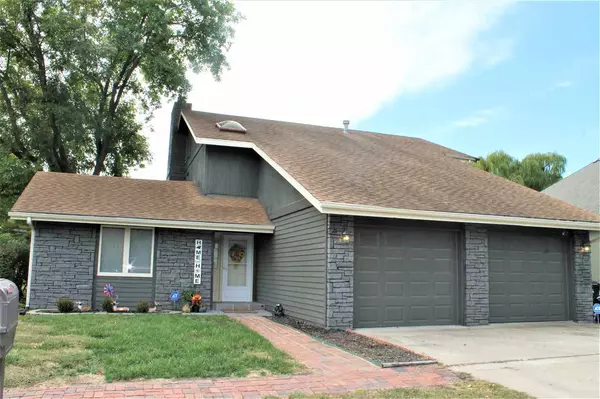 3713 SW Brook Lawn TER, Topeka, KS 66610