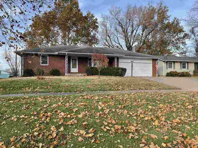 611 Kansas Ave, Alma, KS 66401