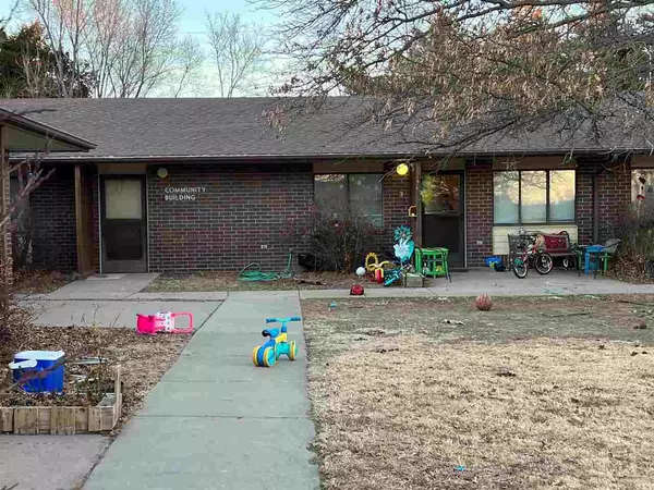 Tescott, KS 67484,440-442 LEE ST