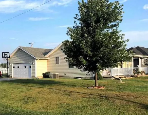 Bennington, KS 67422,703 N Struble