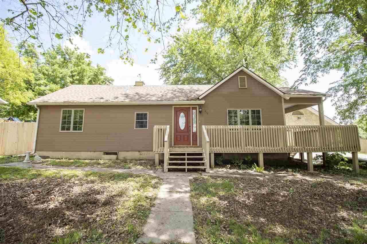 610 Cedar ST, Wakefield, KS 67487