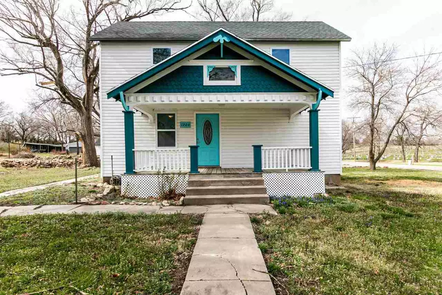 1204 W Main, Council Grove, KS 66846