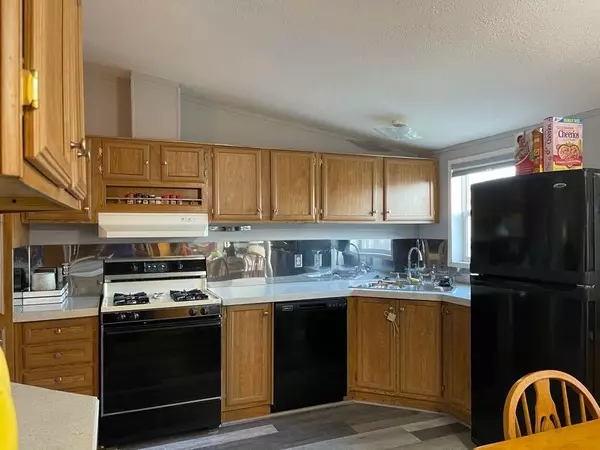 Waterville, KS 66548,111 E Railroad ST