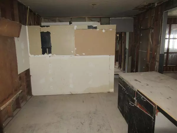 Burdick, KS 66838,212 Smith ST