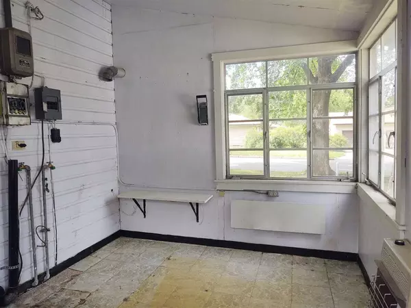 Junction City, KS 66441,409 S Madison ST