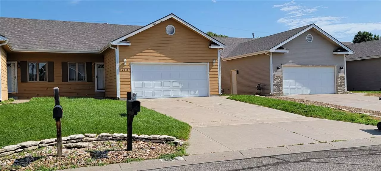 2215 Pheasant LN, Salina, KS 67401