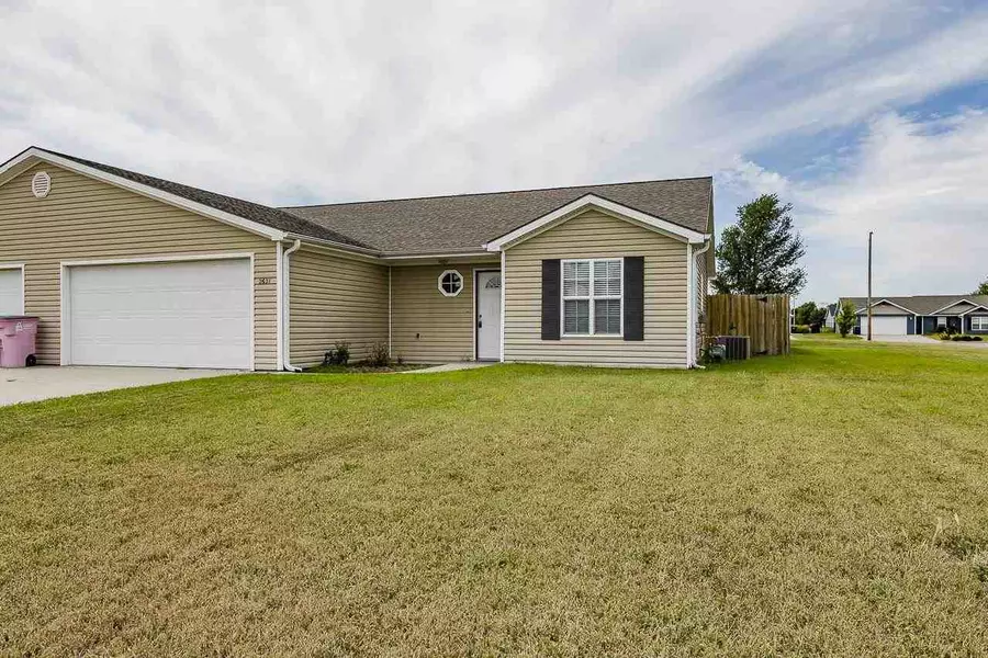 2621 S Brookglen CIR, Manhattan, KS 66502