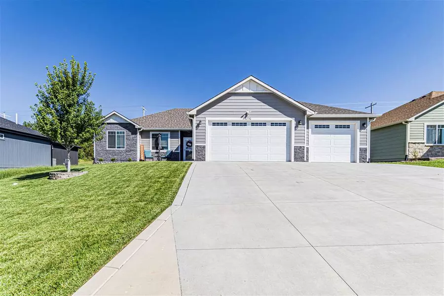 525 Prairie Meadow RD, St. George, KS 66535