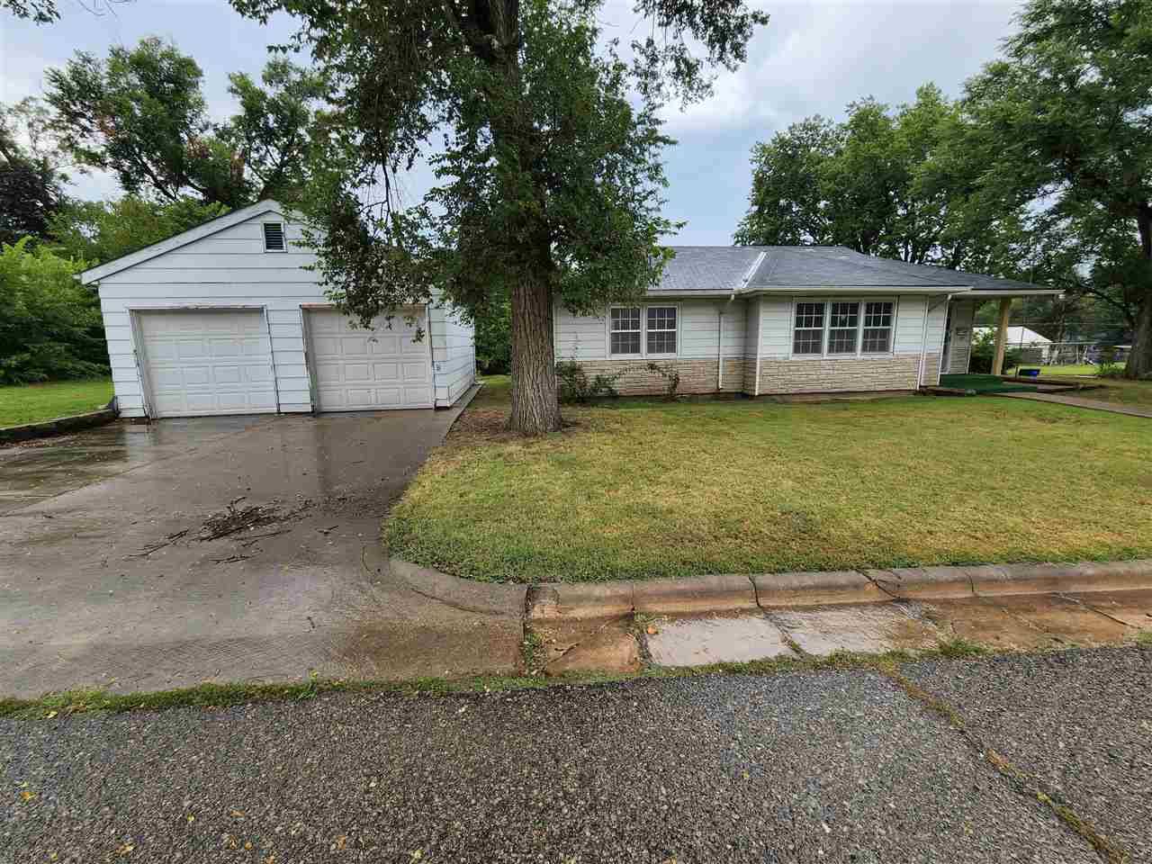602 W Elm ST, Junction City, KS 66441