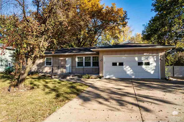 Manhattan, KS 66502,2912 Gary Ave