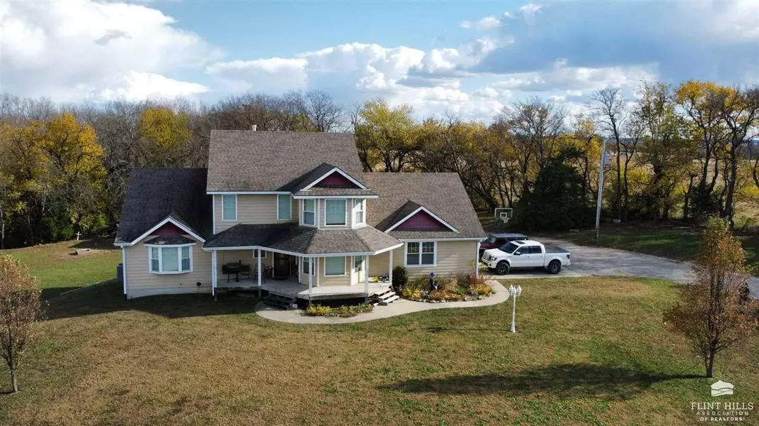 4230 NW Valencia RD, Silver Lake, KS 66539