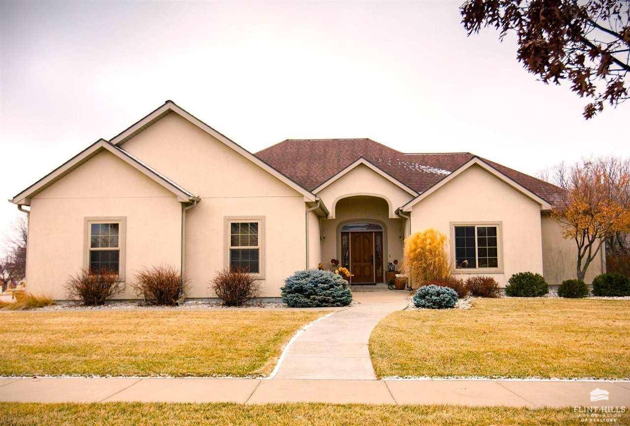 Manhattan, KS 66503,1100 S Mill Point CIR