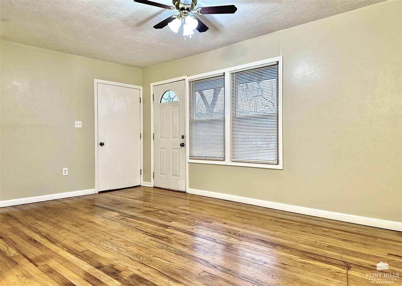 Manhattan, KS 66502,2108 Blaker DR