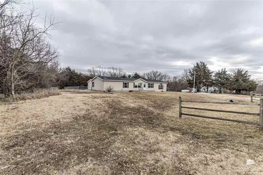 10802 Moske CIR, Milford, KS 66514