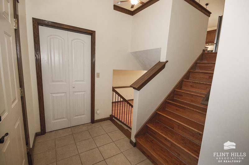 Junction City, KS 66441,2011 Foxtail CT