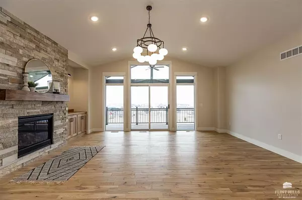 Manhattan, KS 66503,3504 N Pinehurst CIR