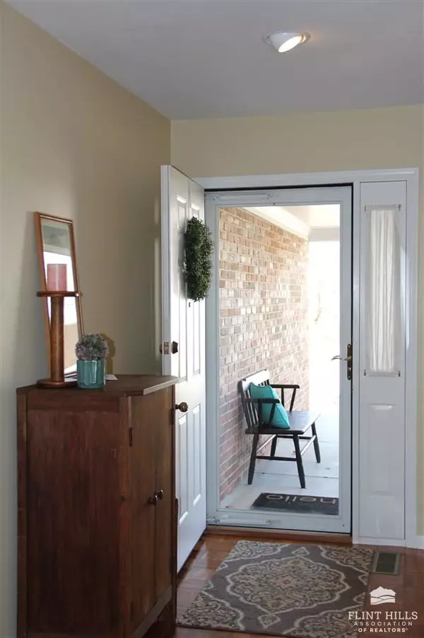 Manhattan, KS 66502,1524 Williamsburg Drive