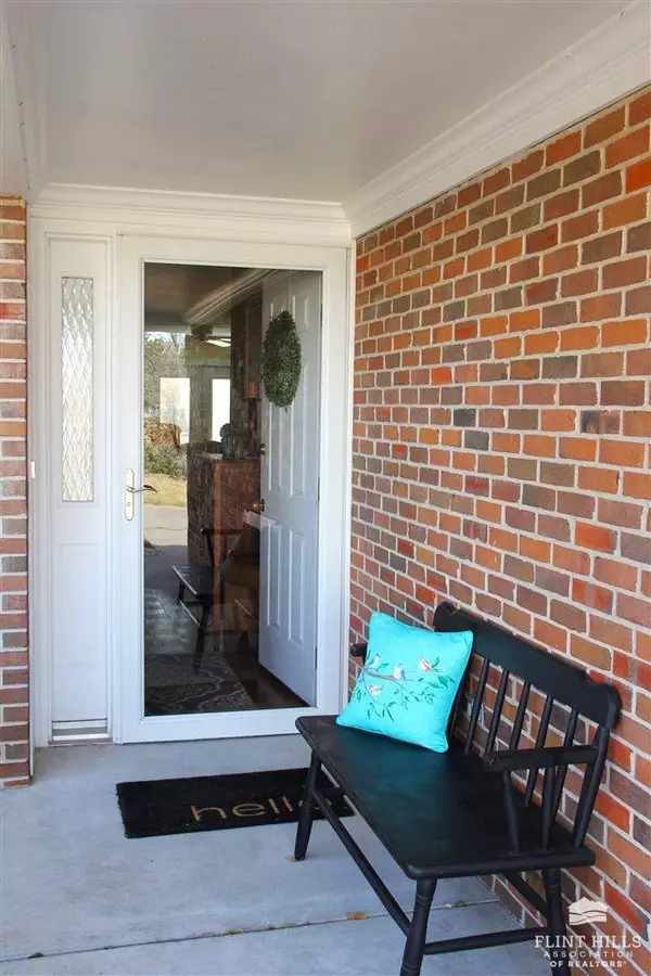 Manhattan, KS 66502,1524 Williamsburg Drive