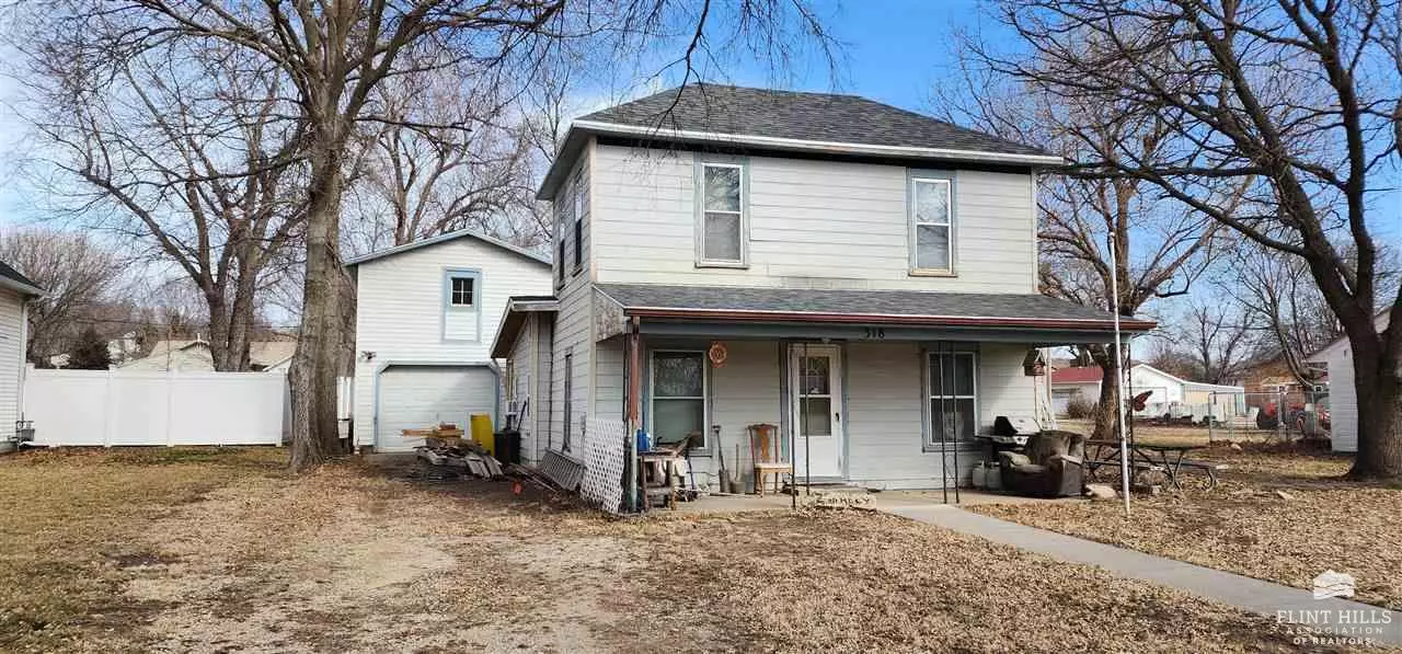 318 W 7th, Chapman, KS 67431