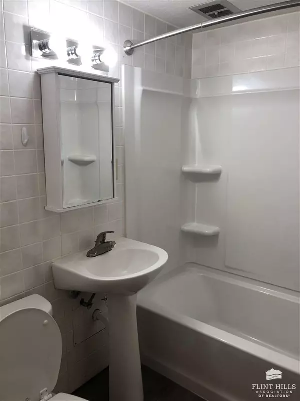 Manhattan, KS 66502,813 Moro