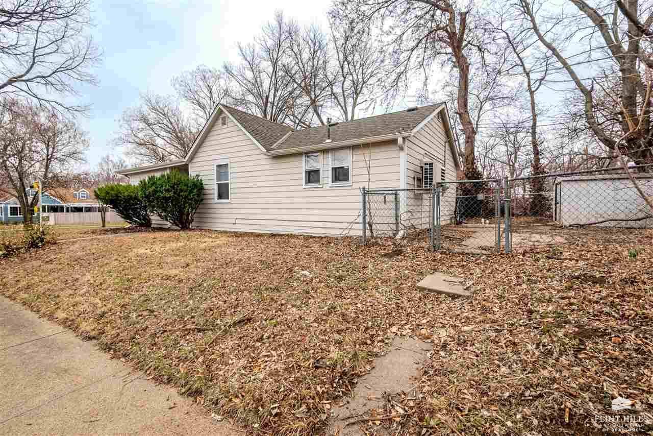 Manhattan, KS 66502,200 S Manhattan AVE