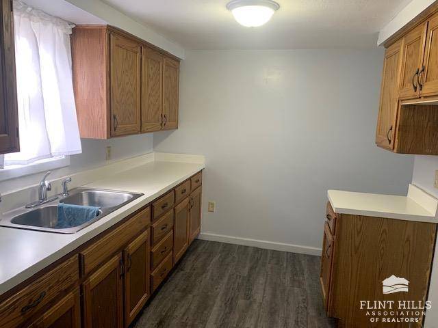 Wamego, KS 66547,217 Vine