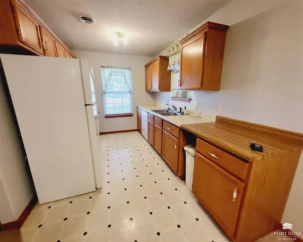 Abilene, KS 67410,803 St Michaels DR