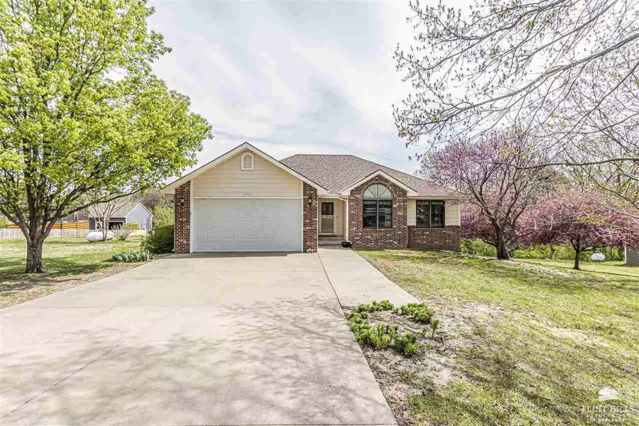 6911 McGeorge RD, Milford, KS 66514