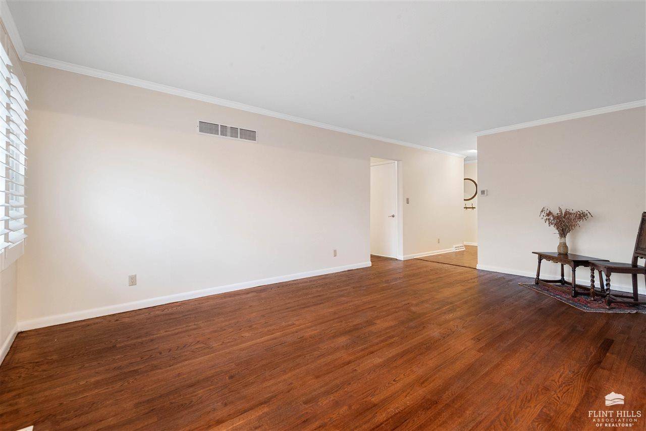Manhattan, KS 66503,116 S Dartmouth Drive