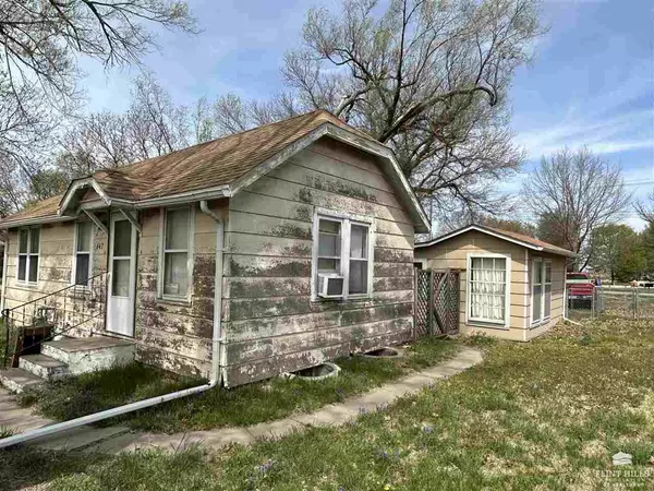 Clyde, KS 66938,643 Grand Ave
