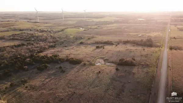 Waverly, KS 66871,2424 Xeric RD