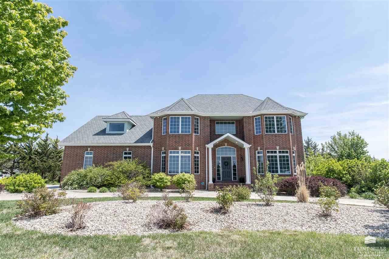 1604 Wyndham Heights DR, Manhattan, KS 66503