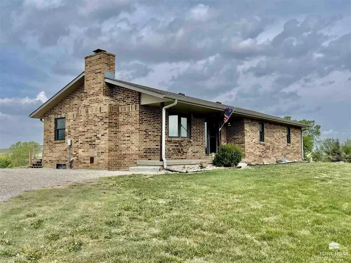 Carlton, KS 67448,431 300 AVE