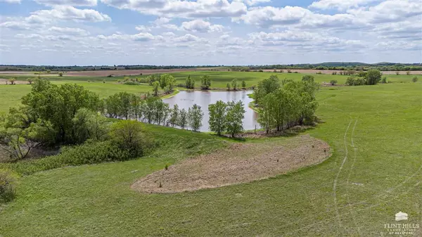 Miltonvale, KS 67466,2951 Deer RD