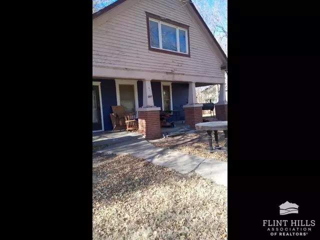 5 N F ST, Herington, KS 67449