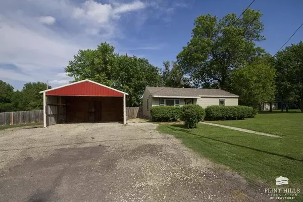 118 N 12th ST, Herington, KS 67449