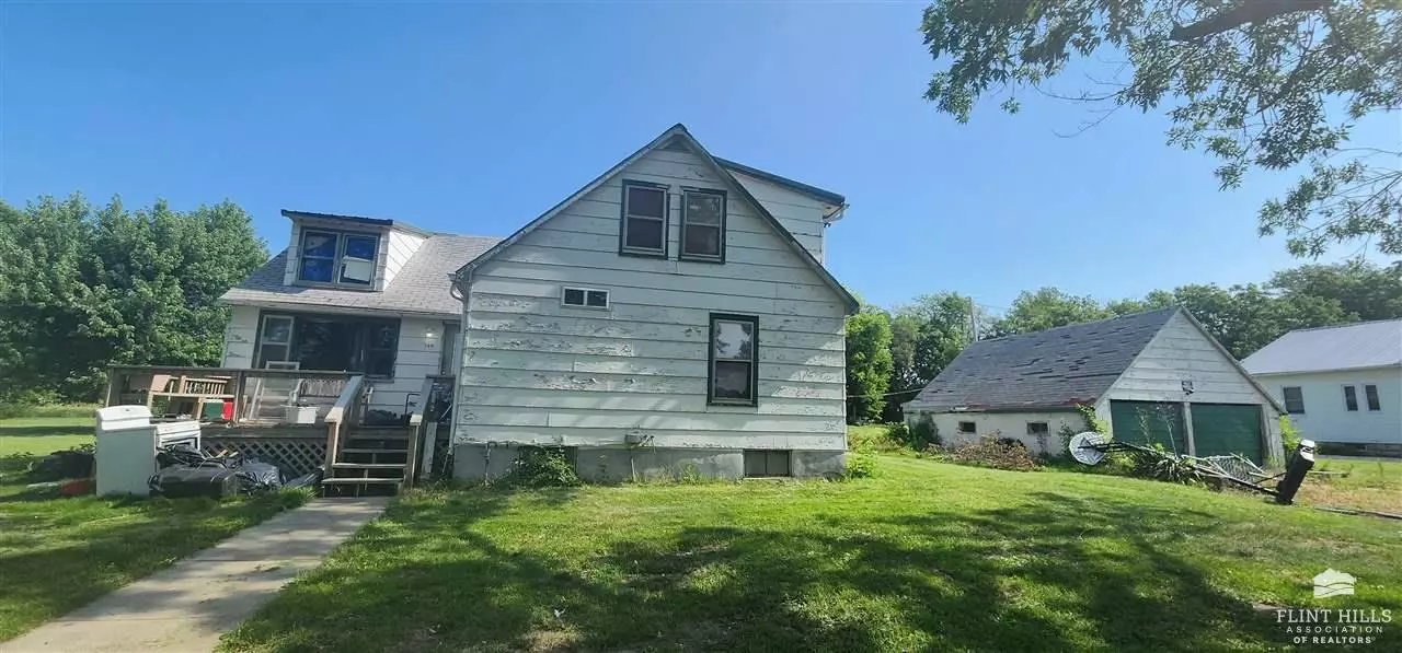 728 E Arnold ST, Herington, KS 67449