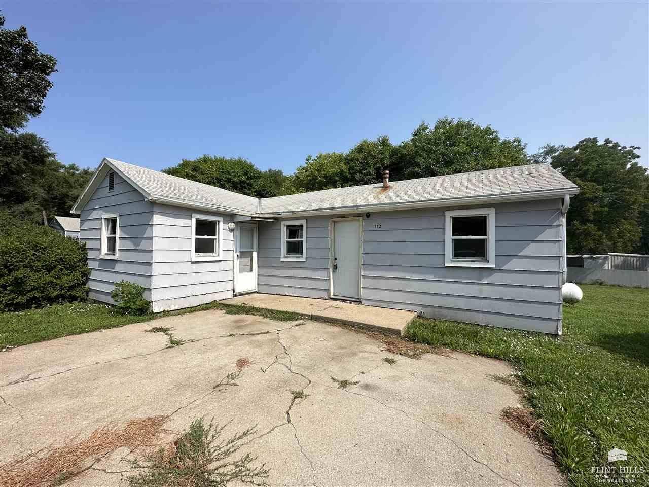 112 S. Riley, Riley, KS 66531