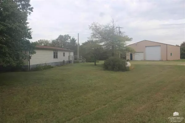 Carlton, KS 67448,325 Peck AVE