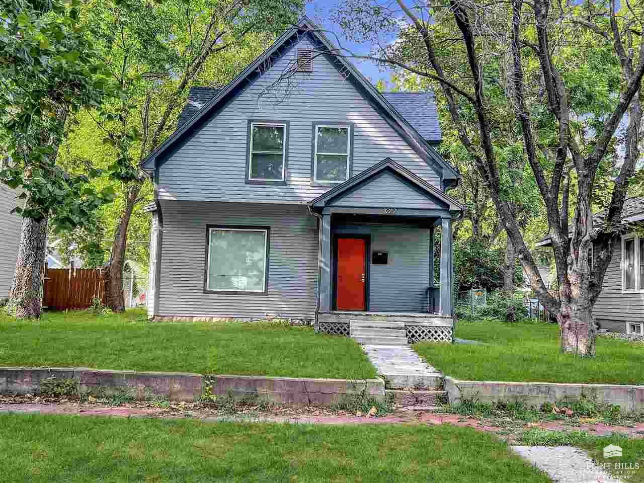 1012 Pierre ST, Manhattan, KS 66502