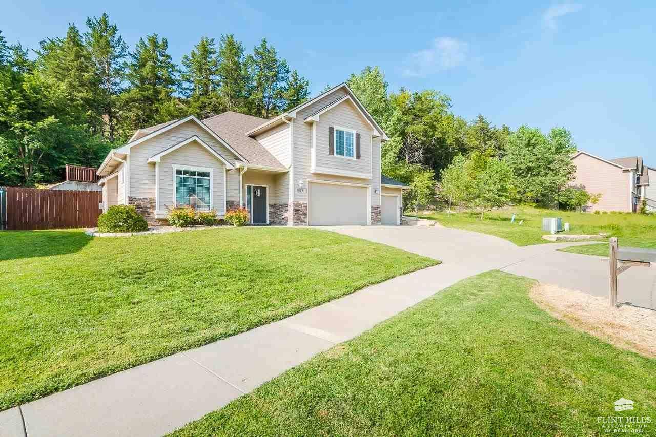 Manhattan, KS 66503,5028 Shadowridge DR