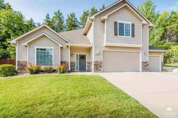 5028 Shadowridge DR, Manhattan, KS 66503