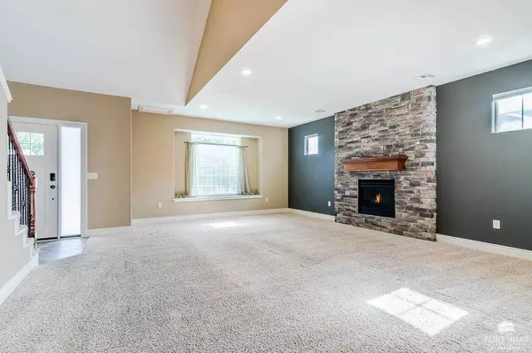 Manhattan, KS 66503,5028 Shadowridge DR