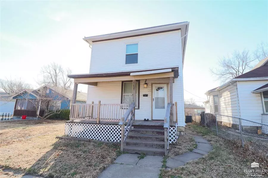 519 W 12th ST, Junction City, KS 66441