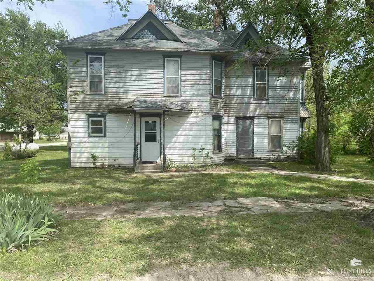 228 N Billings ST, Riley, KS 66531
