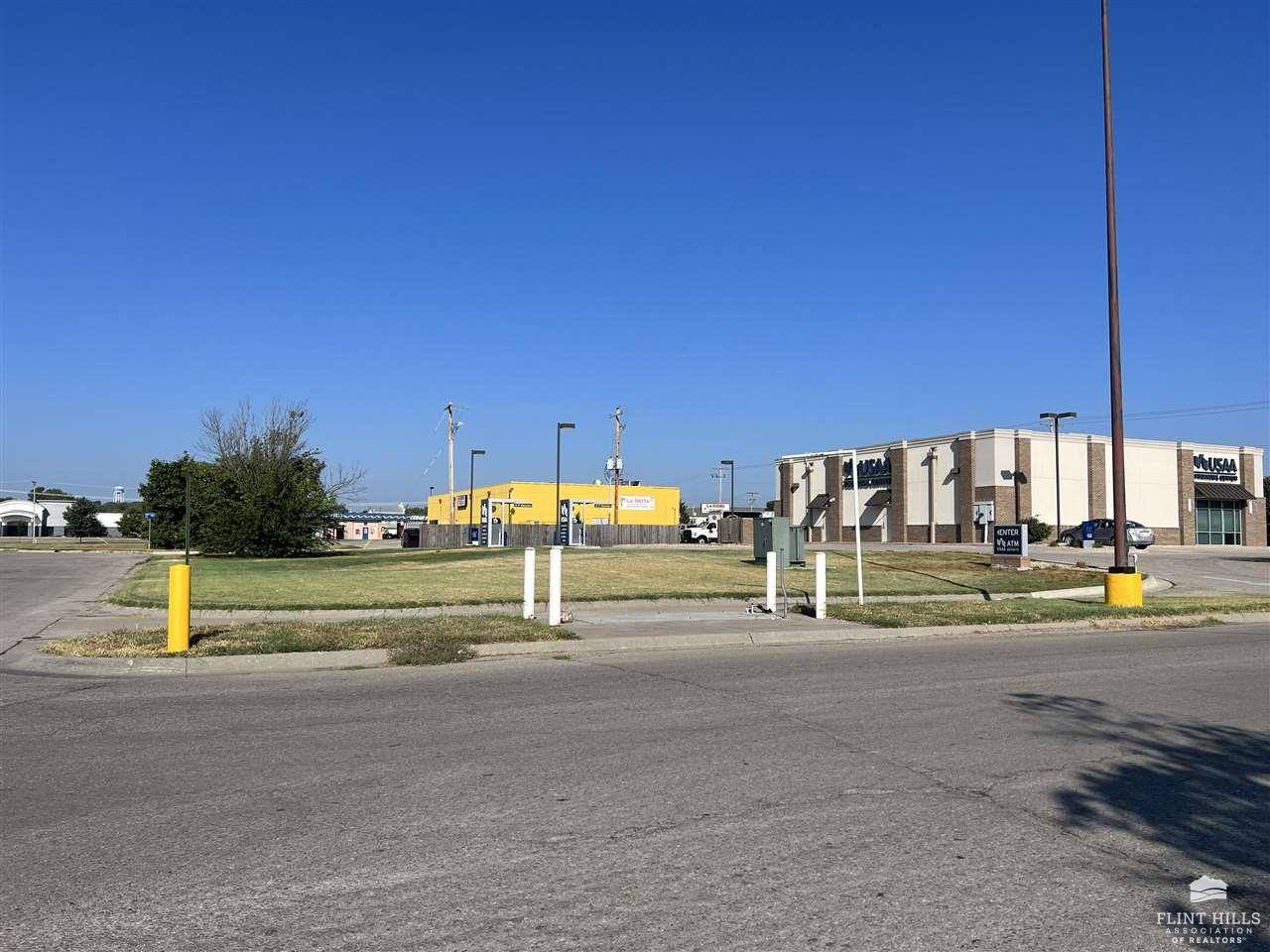 Junction City, KS 66441,519 E Chestnut