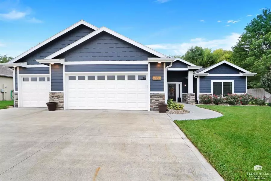 6360 Tanglewood TRL, Wamego, KS 66547