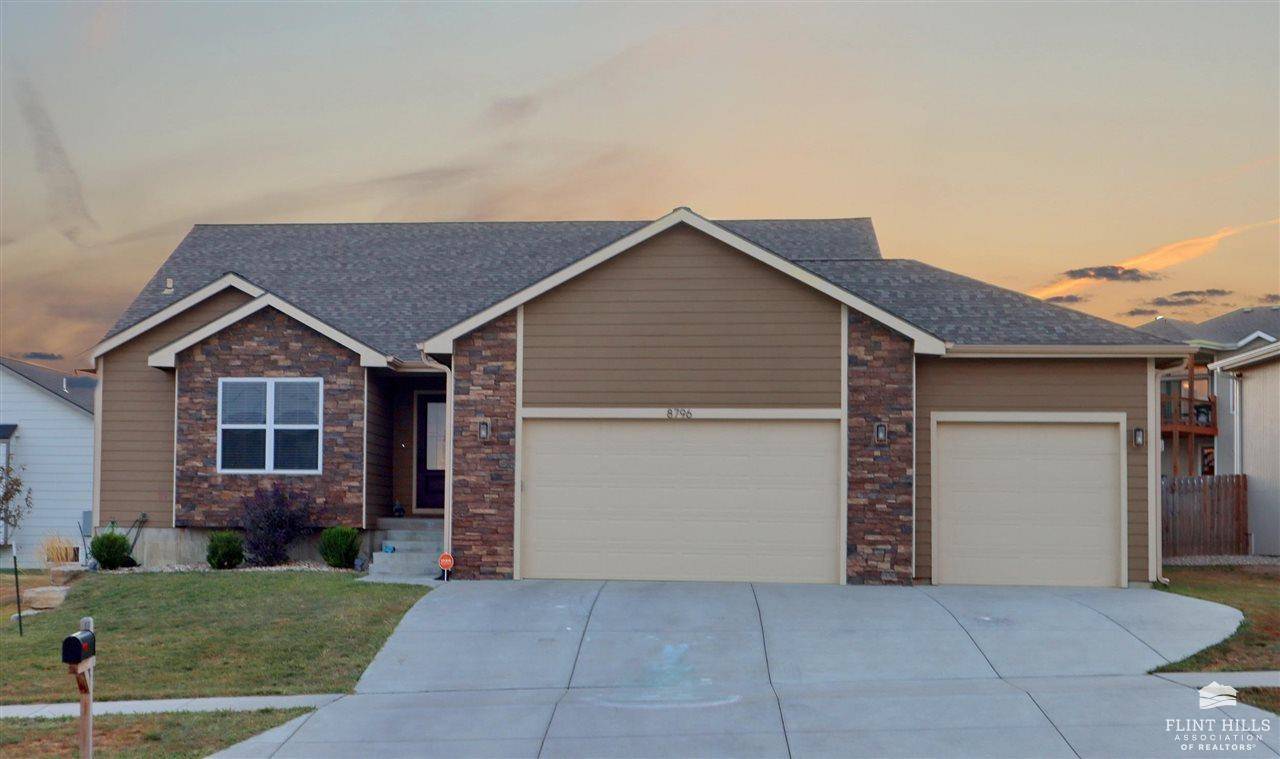 8796 N Kelliann WAY, Manhattan, KS 66502