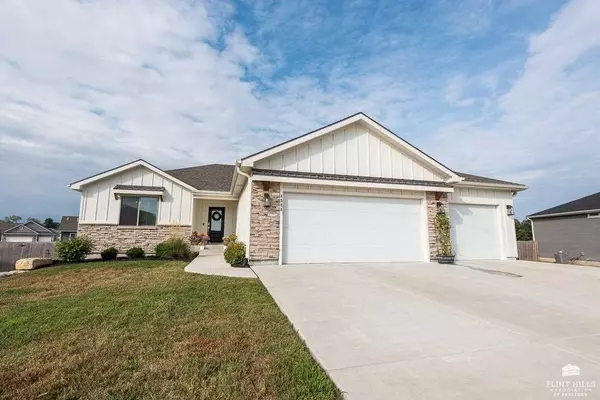 Manhattan, KS 66502,4584 Phlox CIR